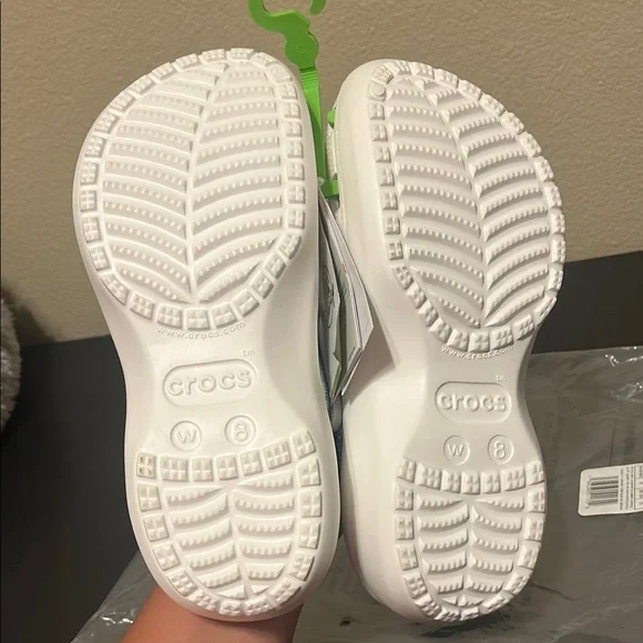 BNWT CROCS Frozen Platform Clogs Women Size 8 - Picture 8 of 11